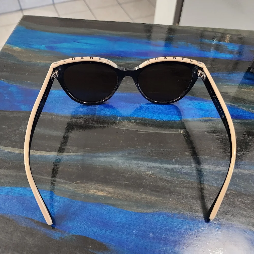 Chanel Black Sunglasses and Wallet Set - Picture 5 of 9